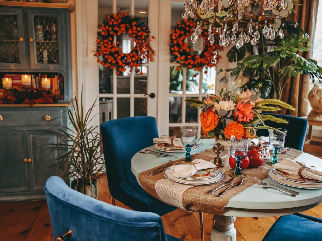 how to host thanksgiving in a small house