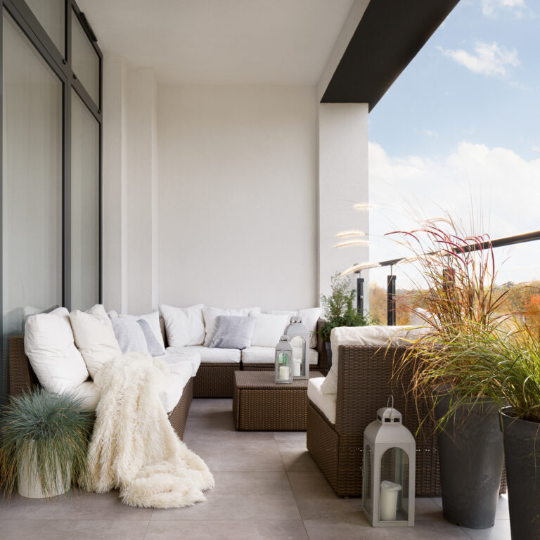 12 inspiring small apartment patio ideas for the cutest outdoor space ...