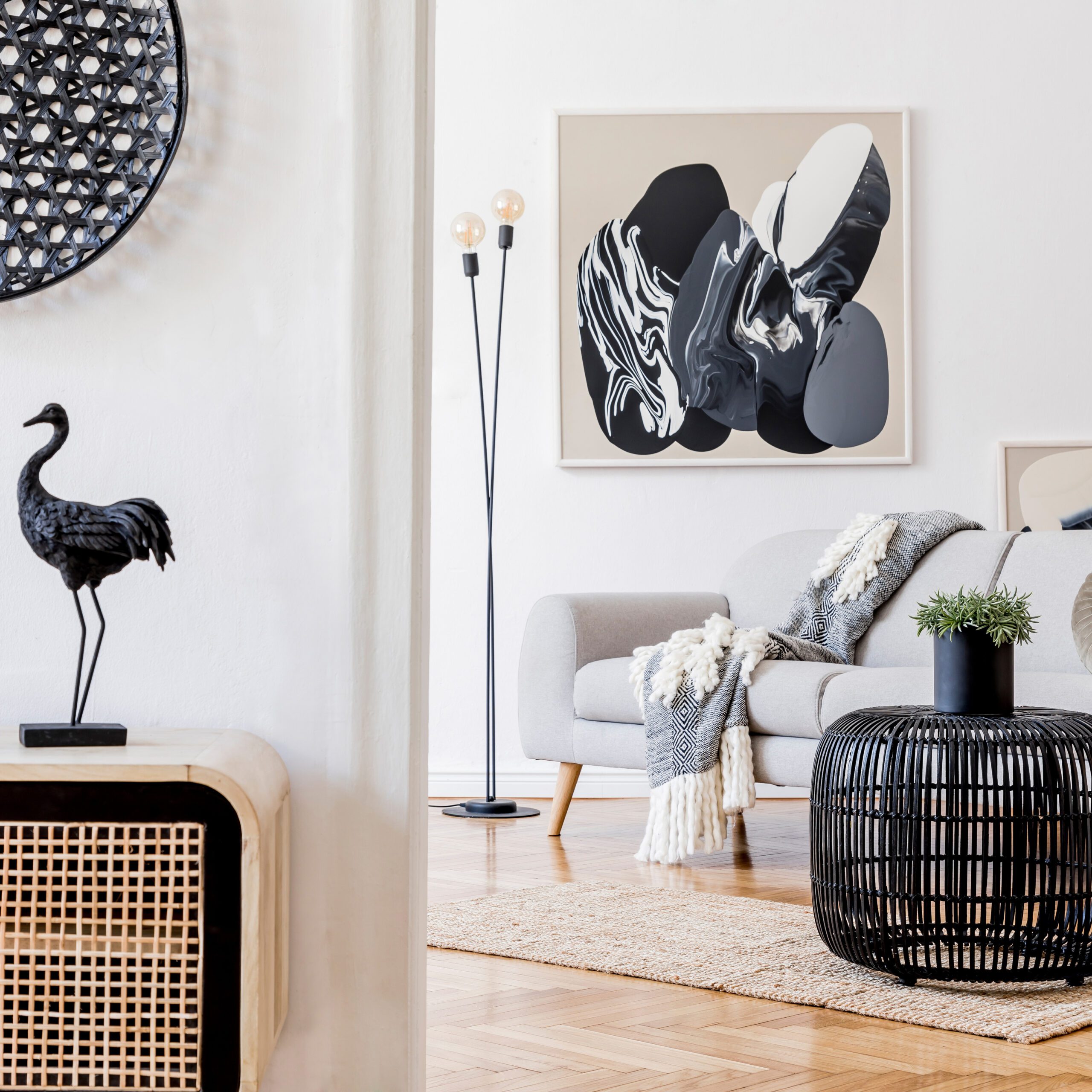 Small apartment decorating : 13 must-have decor items for small spaces