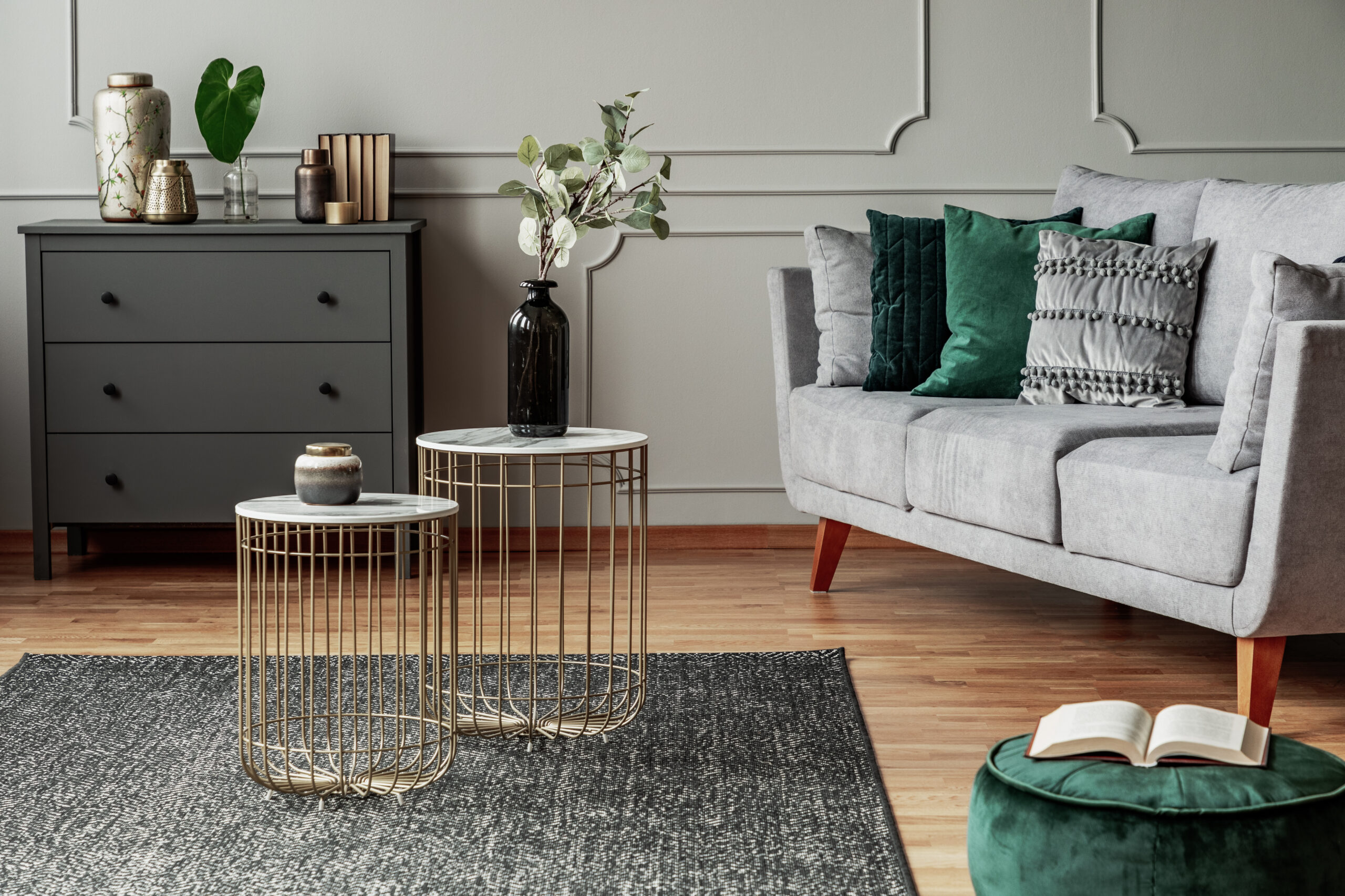 9 Must-Have Small Apartment Living Room Furniture You’ll Actually Need!