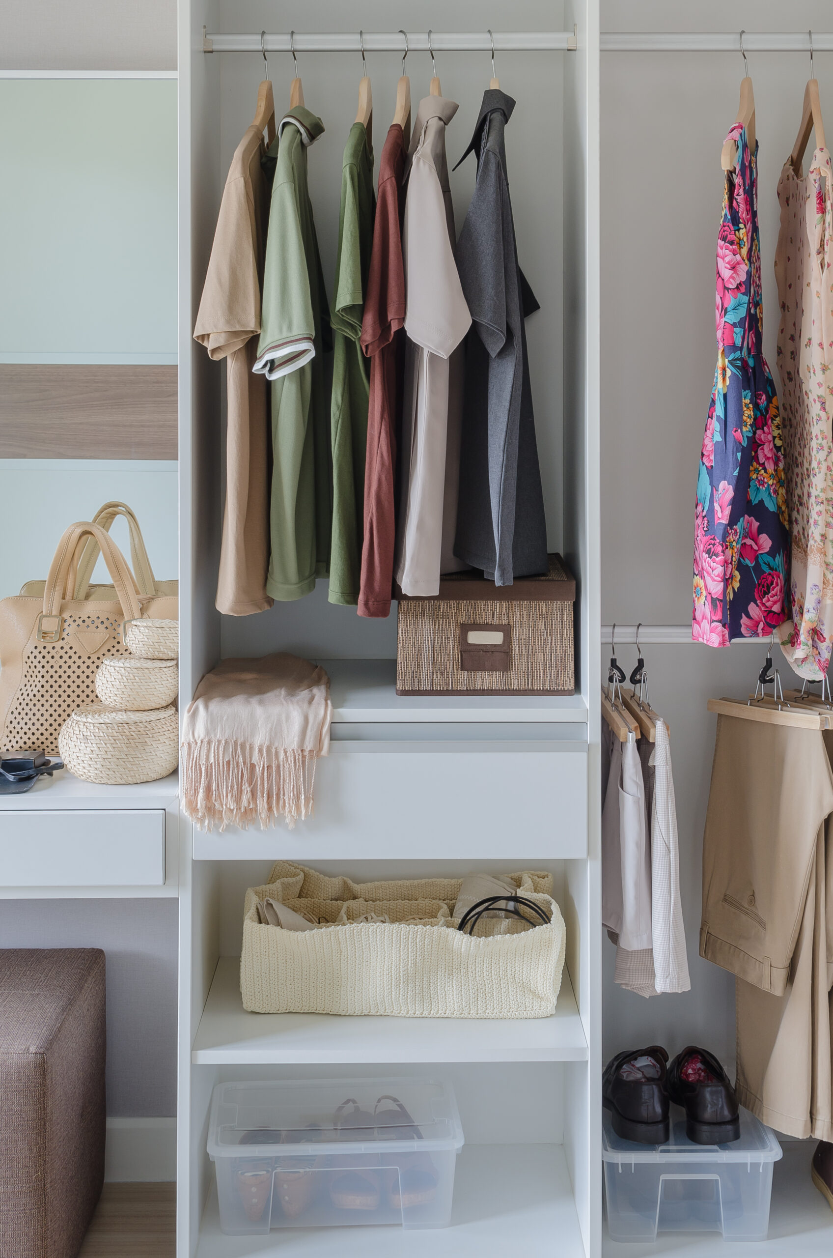 Apartment Closet Storage : 16 Life-Changing Storage Solutions You’ll Need!