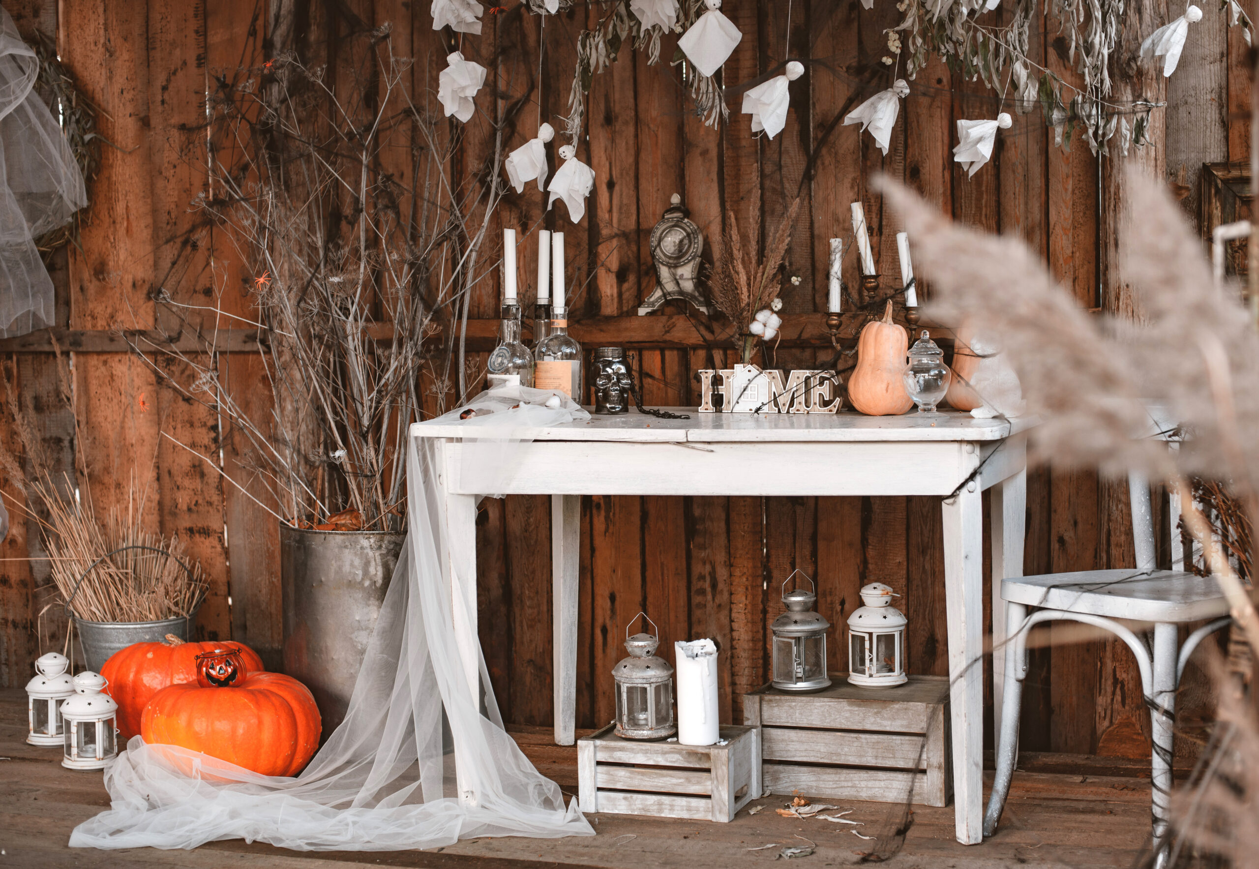 17 Frightfully Fun Halloween Decorations for Apartment Balcony in 2023!