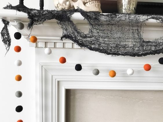 how to decorate your apartment for halloween