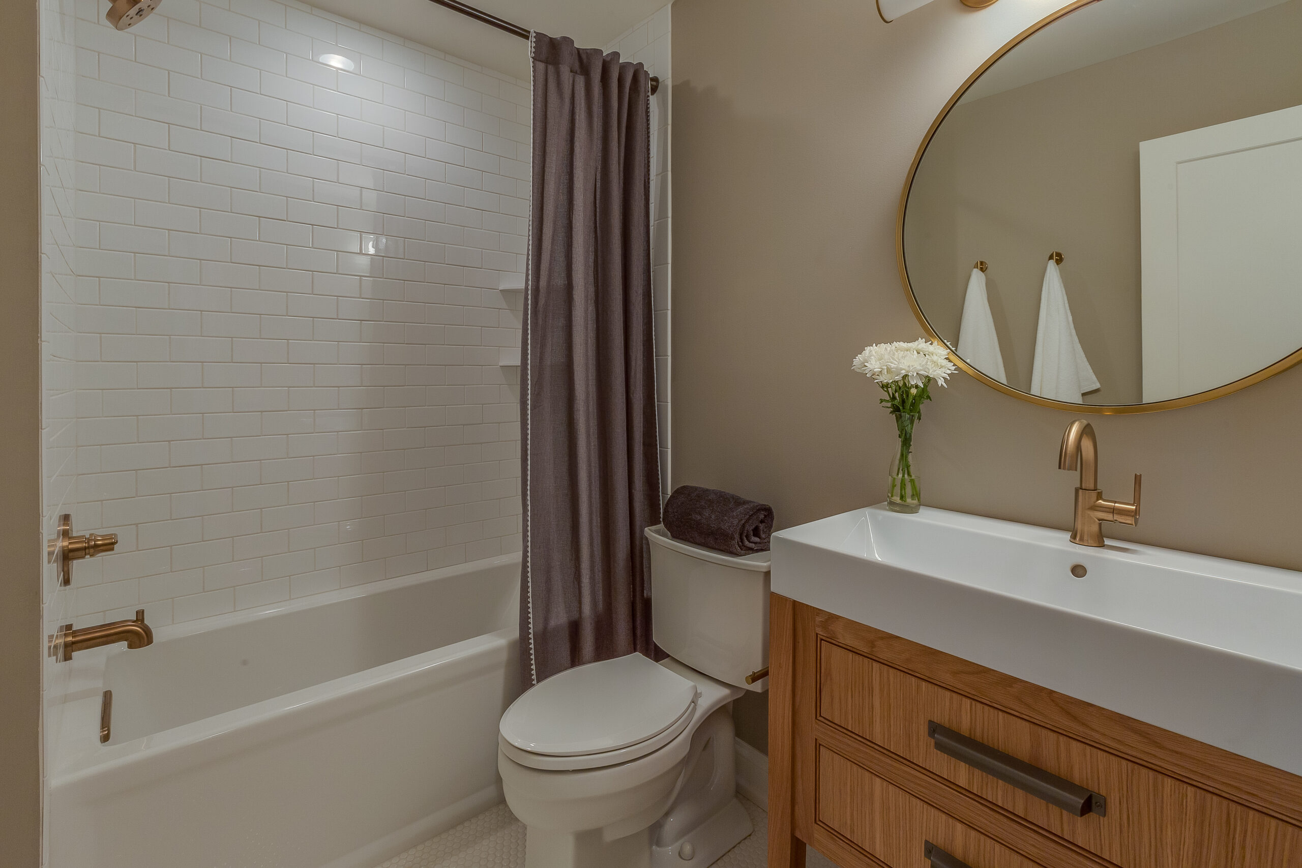 11 Best Rental Apartment Bathroom Upgrades That Are Easy & Inexpensive!