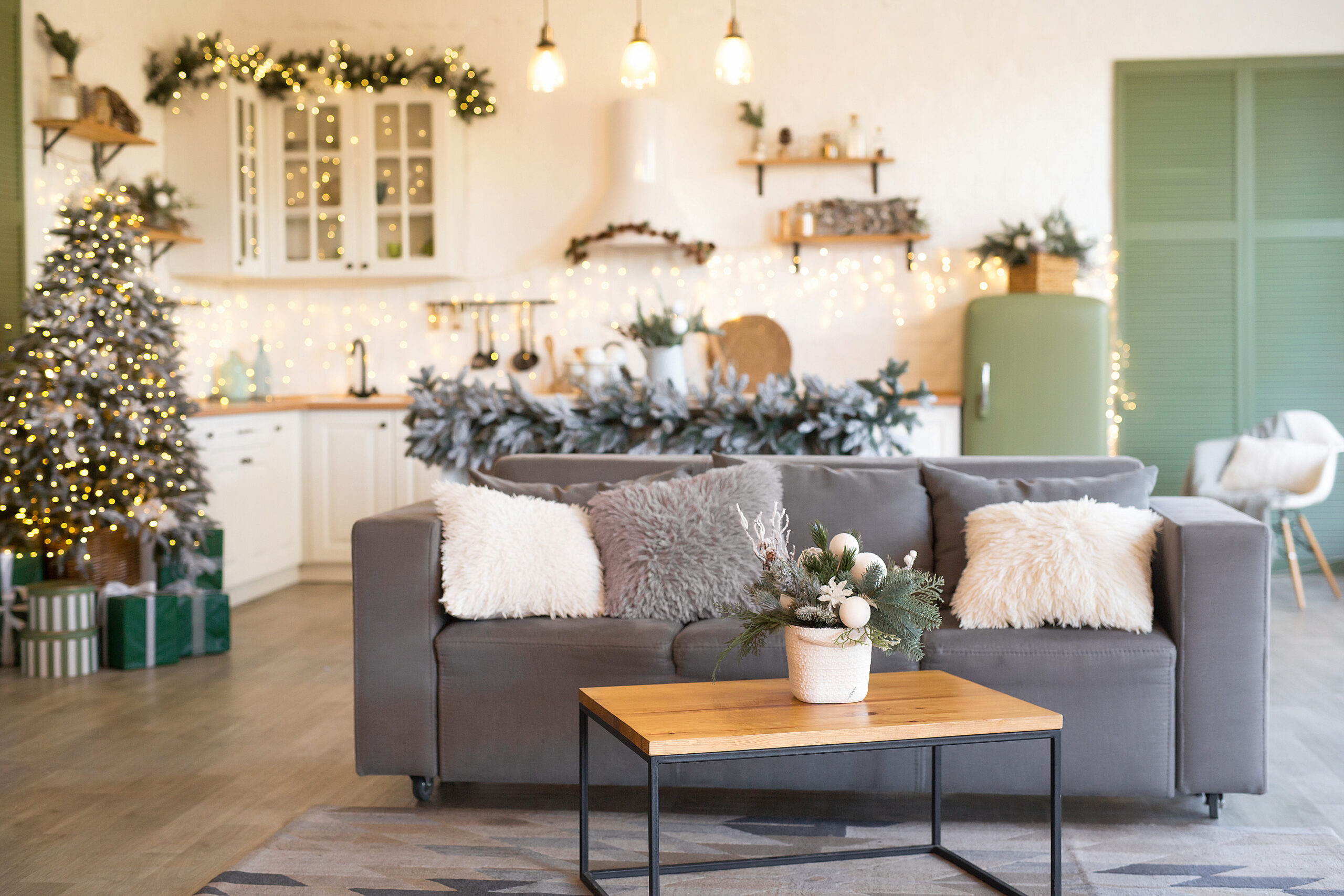 Rental Apartment Christmas Decorating: 11 Magical Ideas for Renters